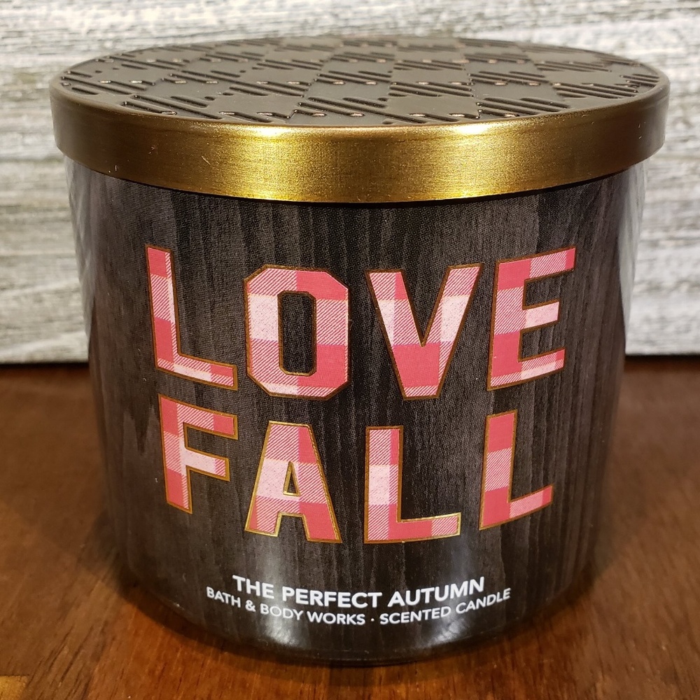 Bath & Body Works Candle • The Perfect Autumn